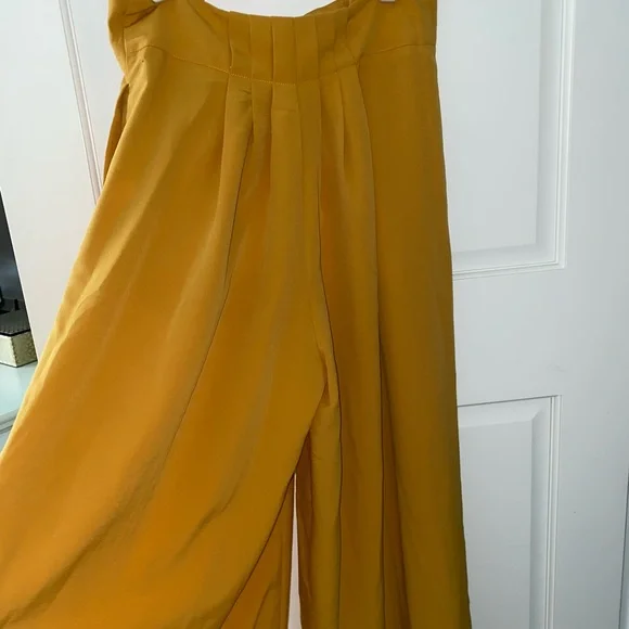 Wide leg yellow pants - Picture 3 of 4